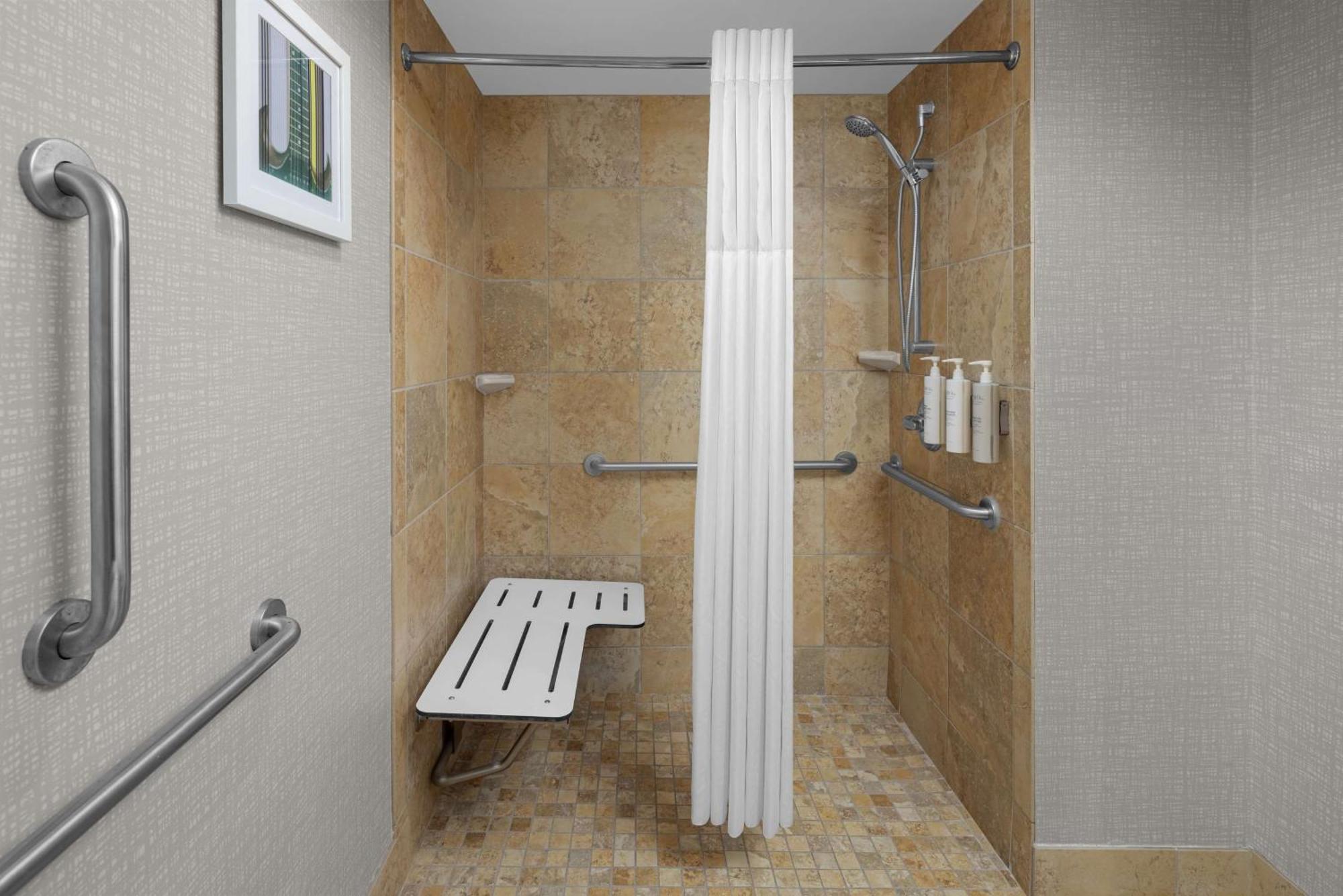 Hampton Inn Cleveland-Downtown Ngoại thất bức ảnh