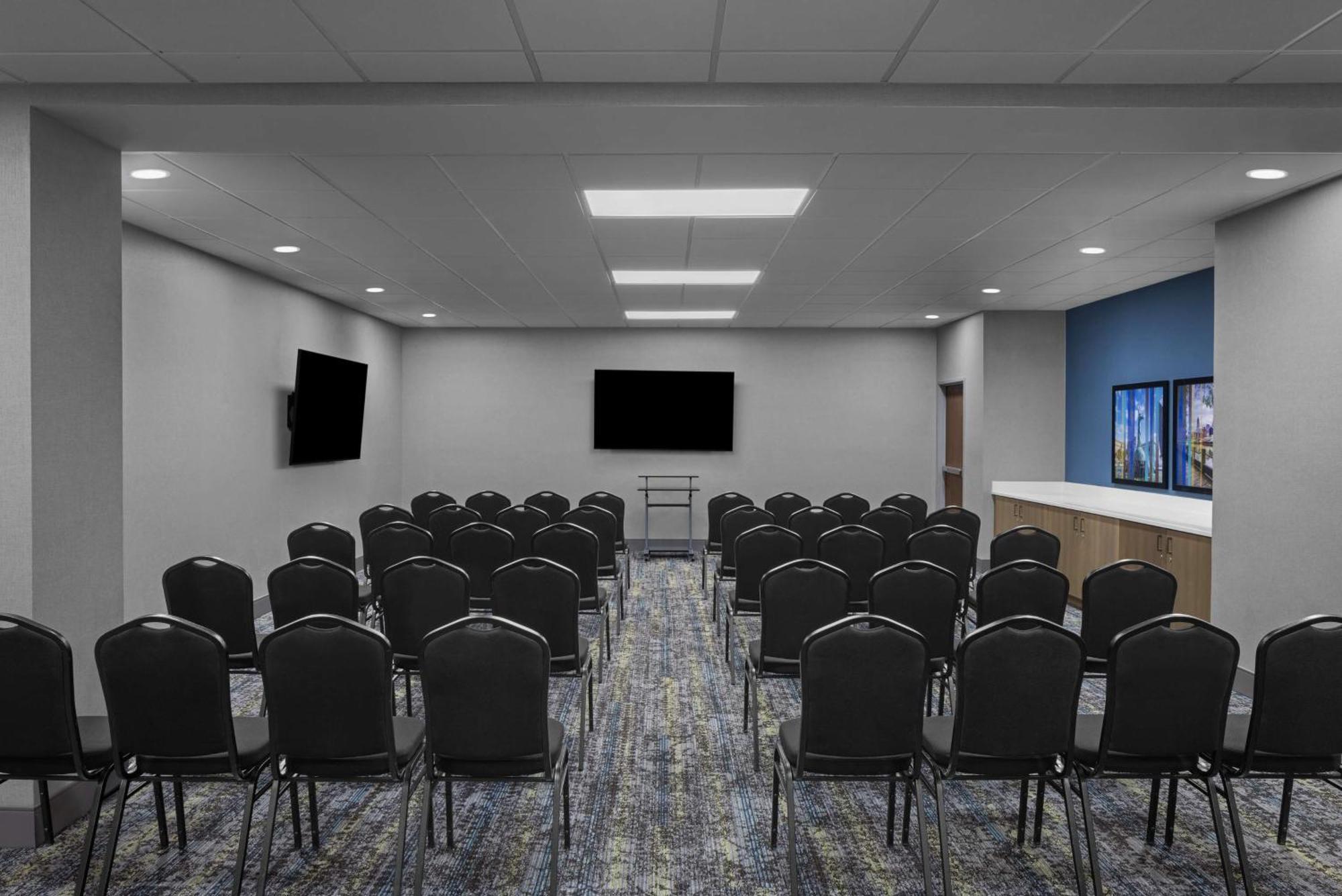 Hampton Inn Cleveland-Downtown Ngoại thất bức ảnh