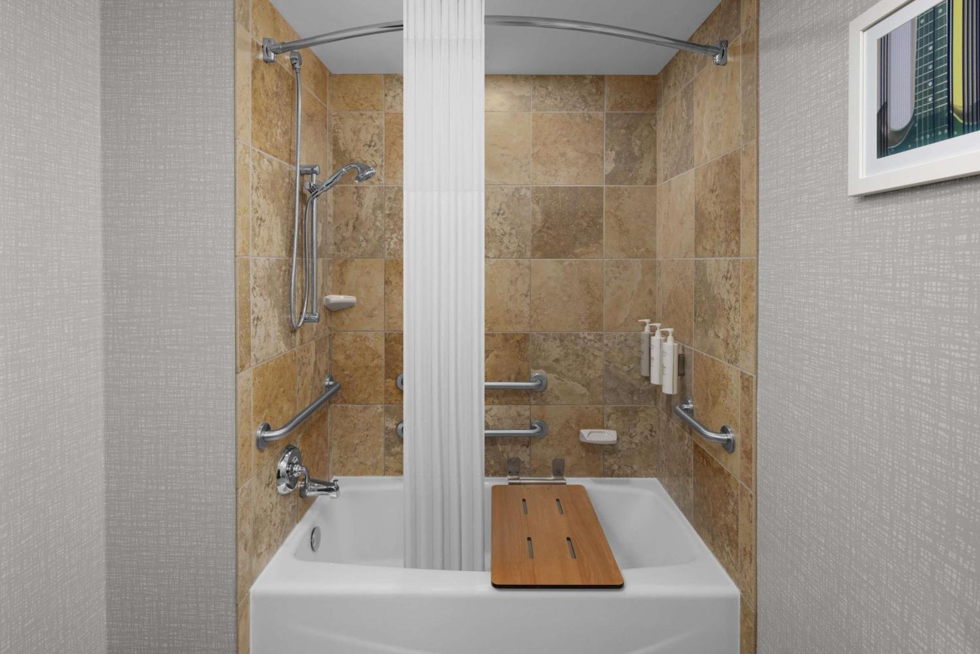 Hampton Inn Cleveland-Downtown Ngoại thất bức ảnh