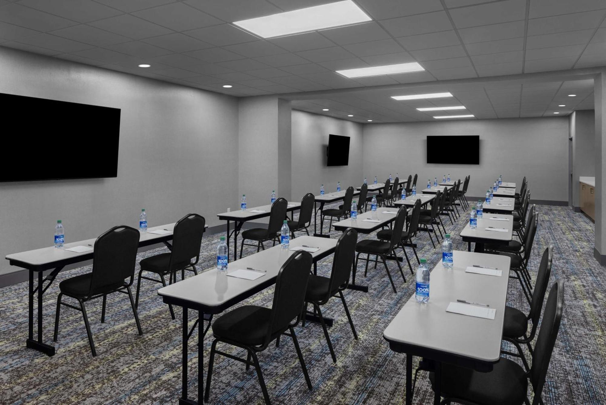 Hampton Inn Cleveland-Downtown Ngoại thất bức ảnh