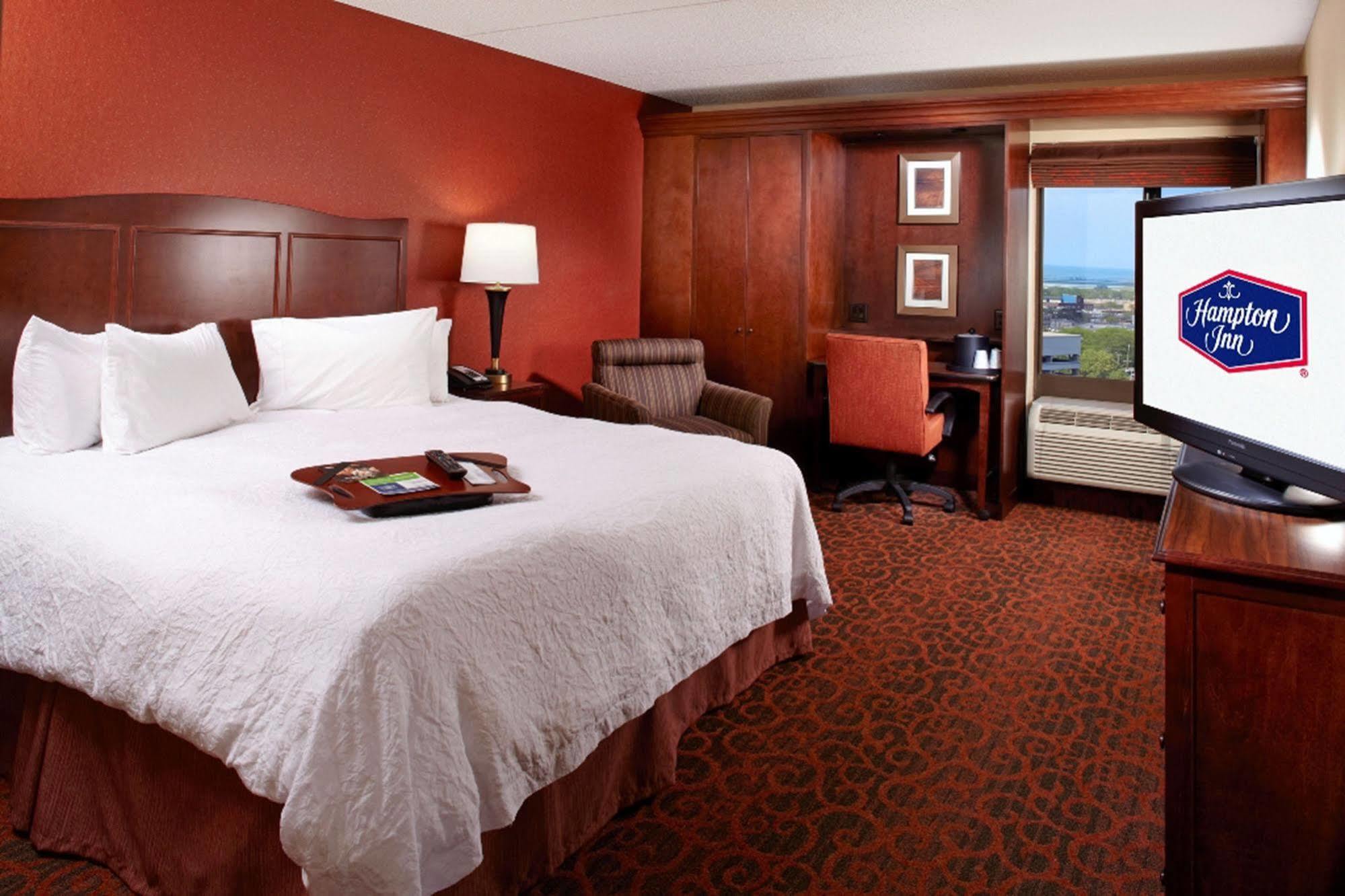 Hampton Inn Cleveland-Downtown Ngoại thất bức ảnh